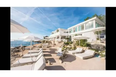 Image de Walk To The Ocean, stylish large 2br with balcony