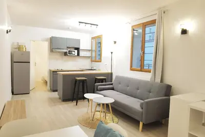 Image de New deco Apt with private yard 150m to Rer bagneux