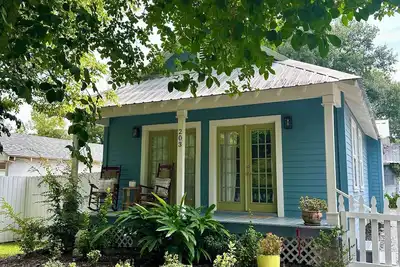 Image de Charming 2-bedroom cottage in fabulous Bay St. Louis with Ac