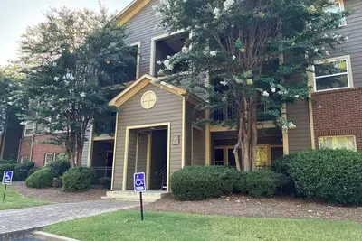 Image de Bright and Charming Condo for Your Perfect Getaway