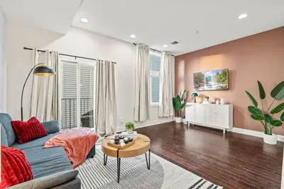 Image de Modern 3br · Rooftop Views + Easy Subway