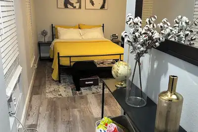 Image de -Modern attached en-suite     -shared pool                             -Orlando