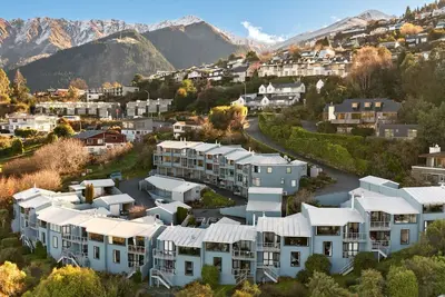 Image de Queenstown Escape | Heated Pool & Stunning Lake Views | 3 Bedrooms