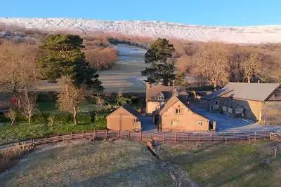 Image de White Haywood Farmhouse & Barn, pet friendly in Craswall