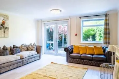 Image de Elegent Devon Retreat in Luton