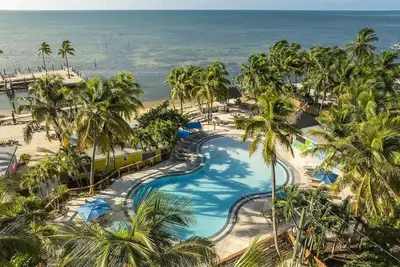 Image de Oceanfront Studio Queen w/Kitchenette, Pool, Free Parking & Pet Friendly