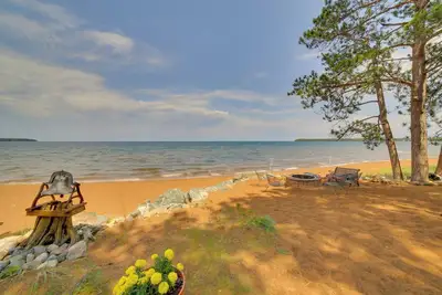 Image de Private Sandy Beach: Lake Superior Group Retreat