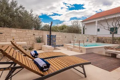 Image de Villa V4 with pool (V0962-K1) - Vodice