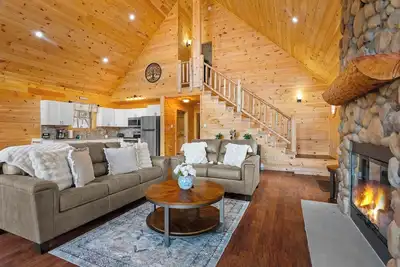 Image de Grand Lakeview Luxury Log Cabin, Game room & Fire Pit, Near all baseball camps