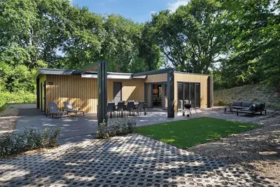 Image de Ground-floor newly built holiday home in De Prinsenhof park with three bathrooms and fully equipped garden.