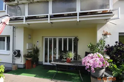 Image de Quiet granny apartment with eat-in kitchen, 2 bedrooms and 1 bathroom.