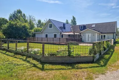 Image de Superbe maison à Asarum avec WiFi