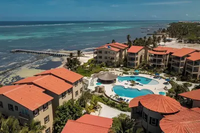 Image de 2br Oceanfront Condo w/ Pools, Balcony + Views