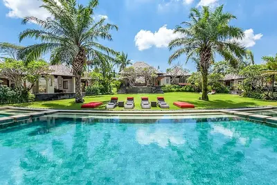 Image de Villa The Beji - Six Chambres Villa, Couchages 12