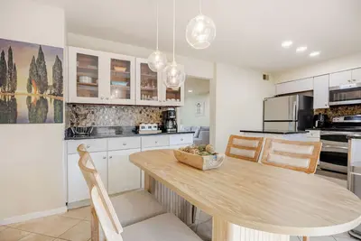 Image de Private Downtown Herndon Escape - Full Amenities