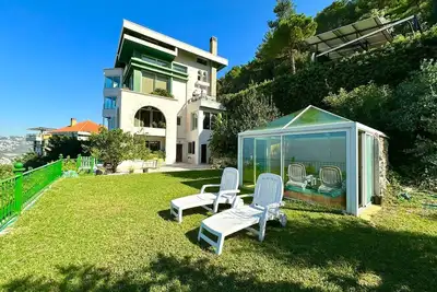Image de A luxurious and spacious villa with a beautiful view to the Mediterranean Sea