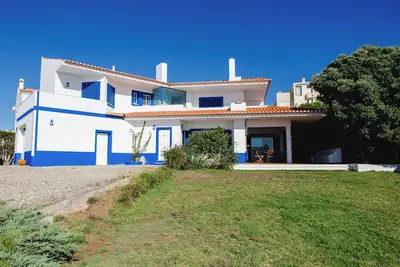 Image de Casa dos Pocinhos - 5 min walk from the center and sea view