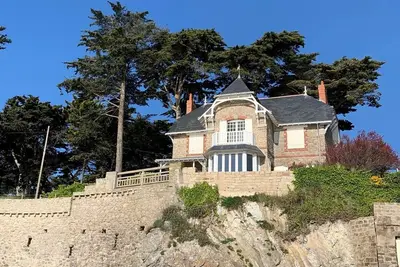 Image de Villa de caractère face mer avec accès plage et Wifi