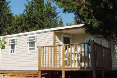 Image de Mobil-home confortable avec terrasse