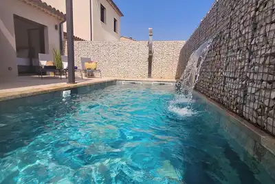 Image de Maison Bali - Moderne et chaleureuse avec\nPiscine privée chauffée \n8 personnes