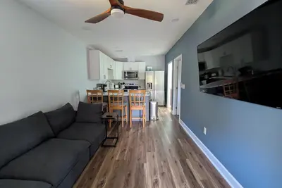 Image de Tranquil 2-bedroom house in beautiful Tallahassee - completely remodeled with Ac