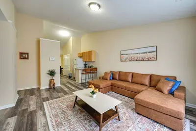 Image de Pirate Game Day Base: Greenville Home Near Campus!