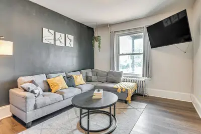 Image de Stay in Dtwn Stroudsburg! Townhome 9 Mi to Slopes