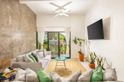 Image de Tropical 3-Bedroom Retreat with Stunning Views & Jungle Vibes