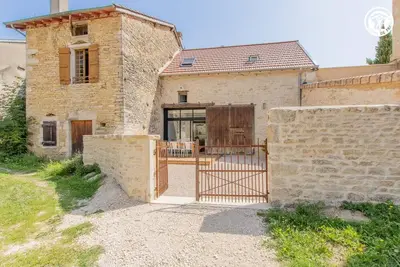 Image de Côté Cour - Chardonnay - Gîte