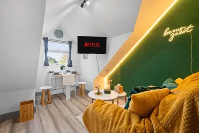 Image de Cozy 2-Bed Attic | 5 Mins to Bhx Airport & Nec