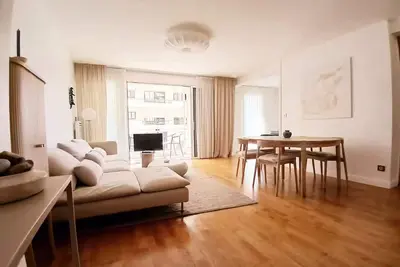 Image de Beau T3 lumineux, tout à pied. Central 2-bedroom, walking distance to beach