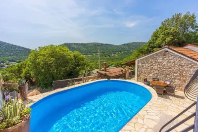 Image de Maison de vacances avec piscine et vue panoramique