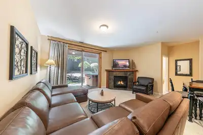 Image de Monthly Lease - The Boulders Condo # 5 by Tahoe Getaways - 2 Br, Pet Friendly w Hot Tub