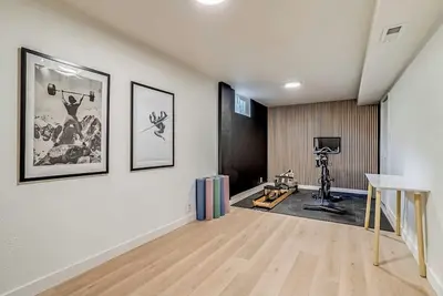 Image de Modern Family Retreat- Peloton, Rowing & Yoga Space