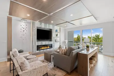 Image de Ultra-Modern Barefoot Beach Villa | Sleek Design & Luxe Coastal Living