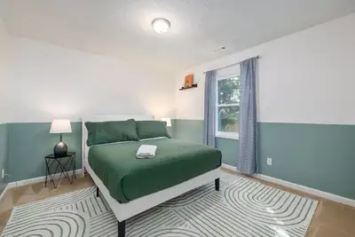 Image de 5br Ranch Getaway – Dog Friendly, Fully Fenced Yard & Family Comfort