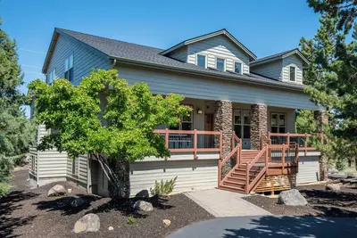 Image de Central Or Resort Lodge + Hot Tub - 2 floors