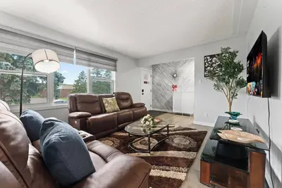 Image de The Emerald House Near Northgate & Backyard