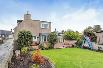 Image de 4 chambres à coucher à Balintore