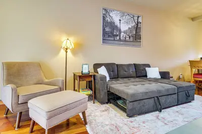 Image de Walk to Light Rail! Townhome Near Lake Washington