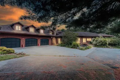 Image de Liberty Lodge • Pool & Hot Tub • Game Room • Bbq