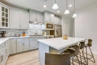 Image de Yard & Workspaces: Luxe Duplex Unit in Houston