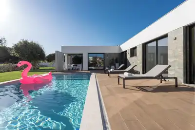 Image de Silver Coast Luxury Villa - Elegant 3-suite villa with large pool