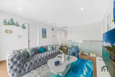 Image de Austral Five-bedroom, Two-story Detached House