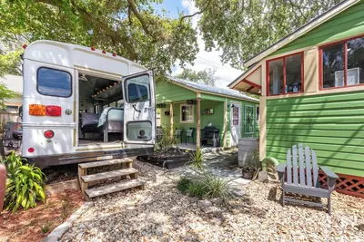 Image de Cozy 3br Retreat - Near Bars, Zoo & Lake Trails