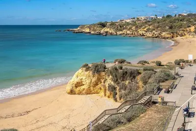 Image de First-Class Service in Praia da Oura! 1br Apartment w/ Kitchenette | 3 Units