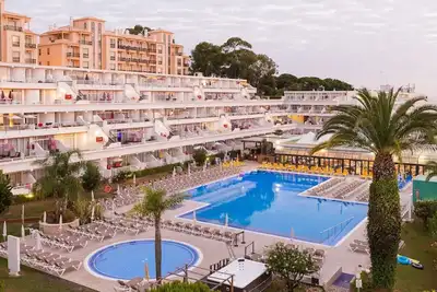 Image de 1br Beachside Retreat: Kitchenette & Pool! Enjoy Beachlife Moments | 4 Units