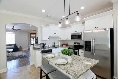 Image de \"Swayze Stays\" - Charming Oxford Condo!