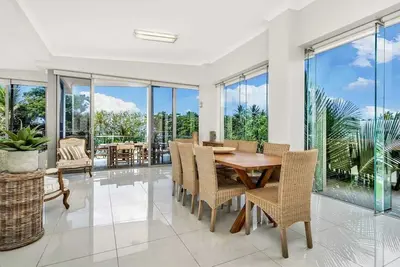Image de Penthouse Dunk Island Views Prime Village Location