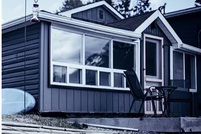 Image de Newly Renovated Lake Cottage, 10 Mins From Bancroft, Beautiful Sandy Beach!